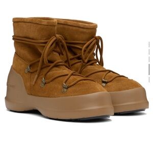 Suede Moon Boots